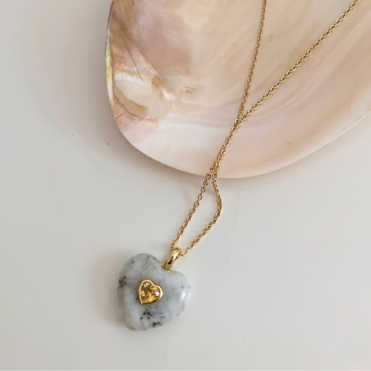 Colgante corazón piedra Labradorita con piedra citrino- Bendita Eva