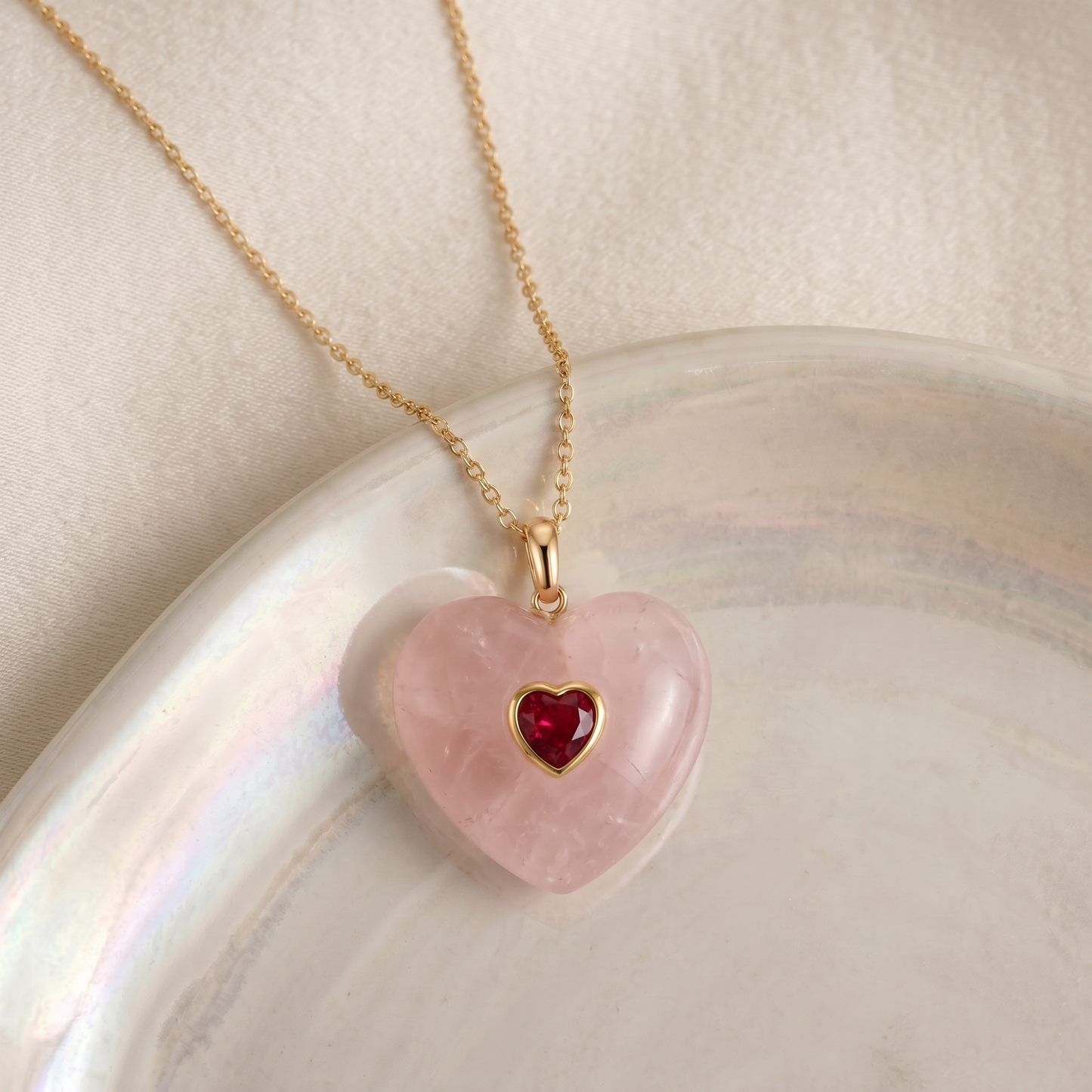 Colgante Corazón cuarzo rosa con piedra Rubí - Bendita Eva